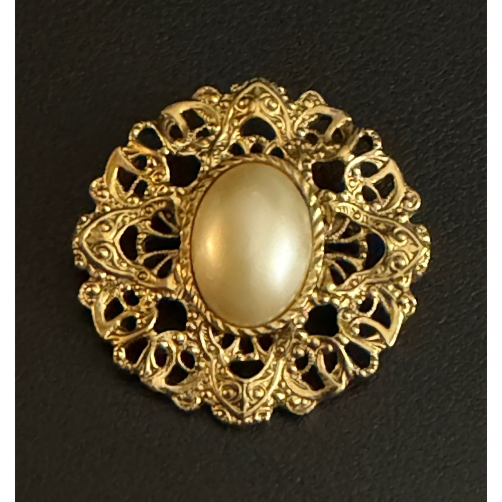 1928 Gold Tone Filigree Brooch Faux Pearl Cabochon Round Victorian Style Pin